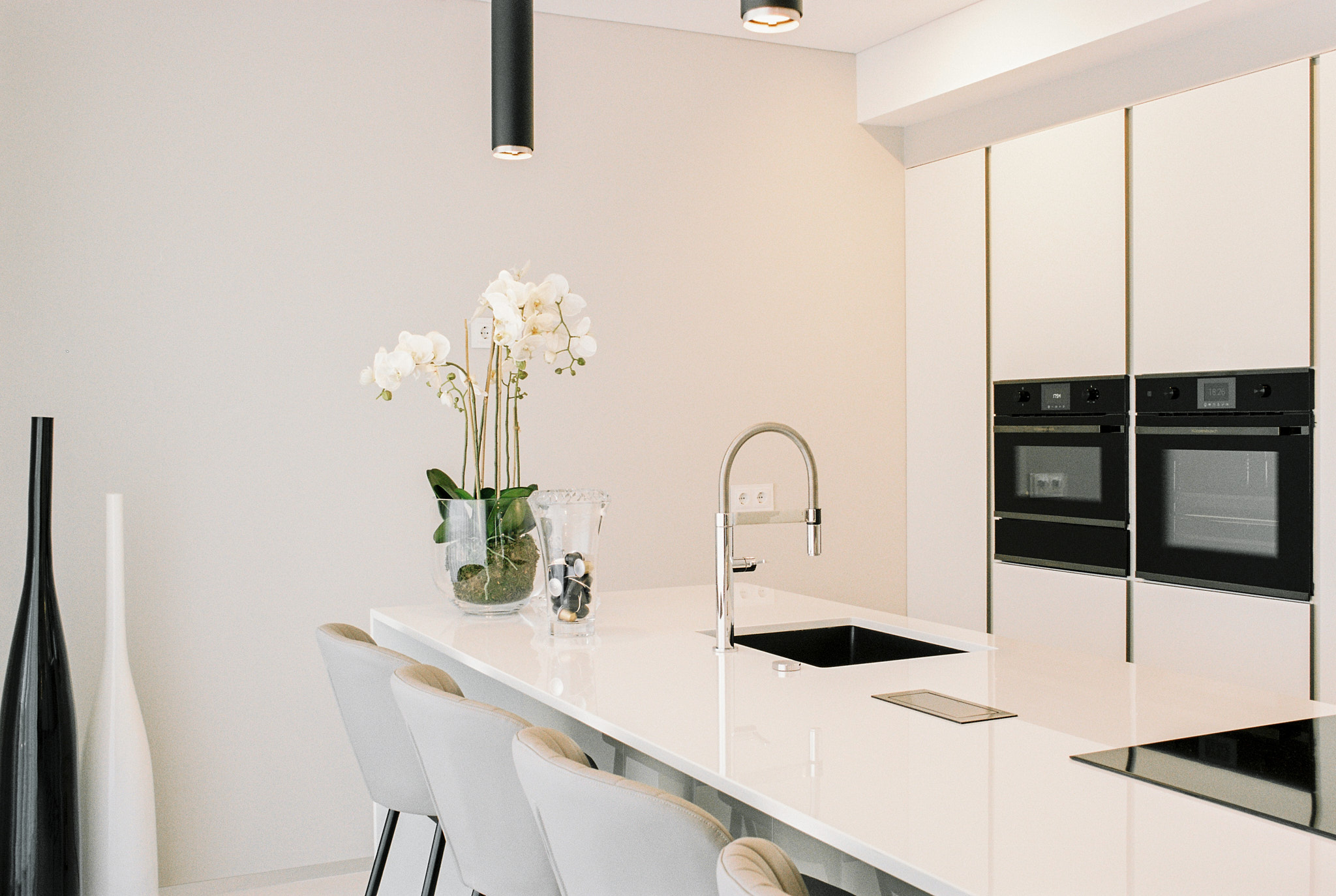 White kitchen minimal decoration white flowers